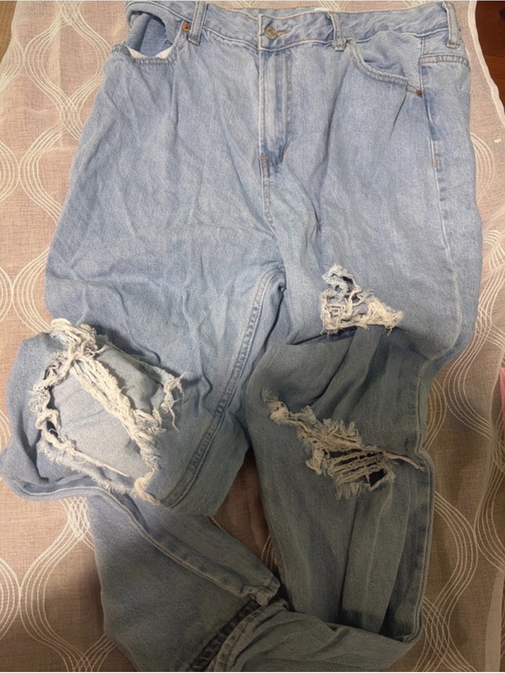 Light Wash Distressed Boyfriend Jeans for Women